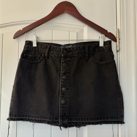 😍 Hollister Mini Jean Skirt Size 5 / W 27 Black Denim - Picture 2 of 7